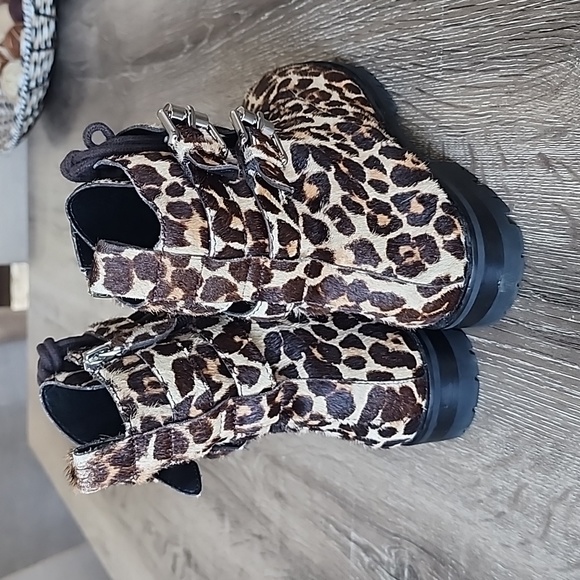 NEW! REBECCA MINKOFF Jaiden Cowhide  Animal Print Combat Boots Size 10 - Picture 4 of 12